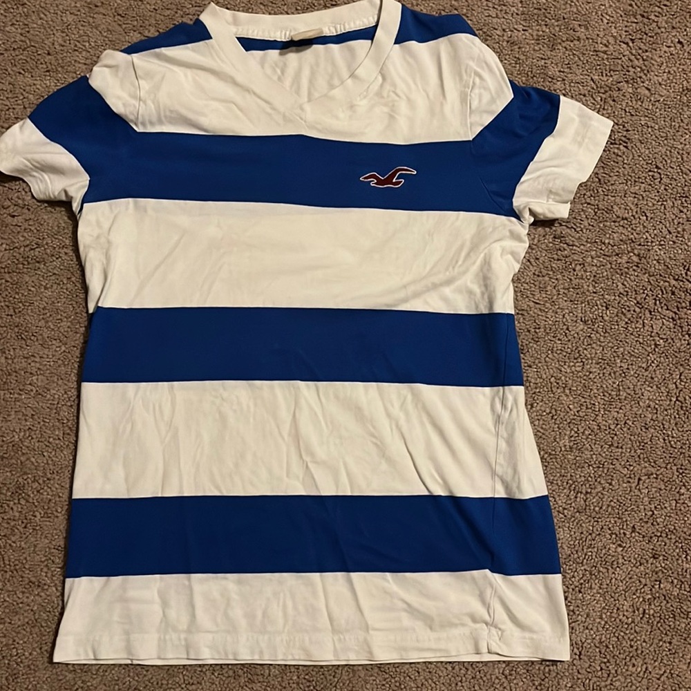 Men’s v- neck shirt